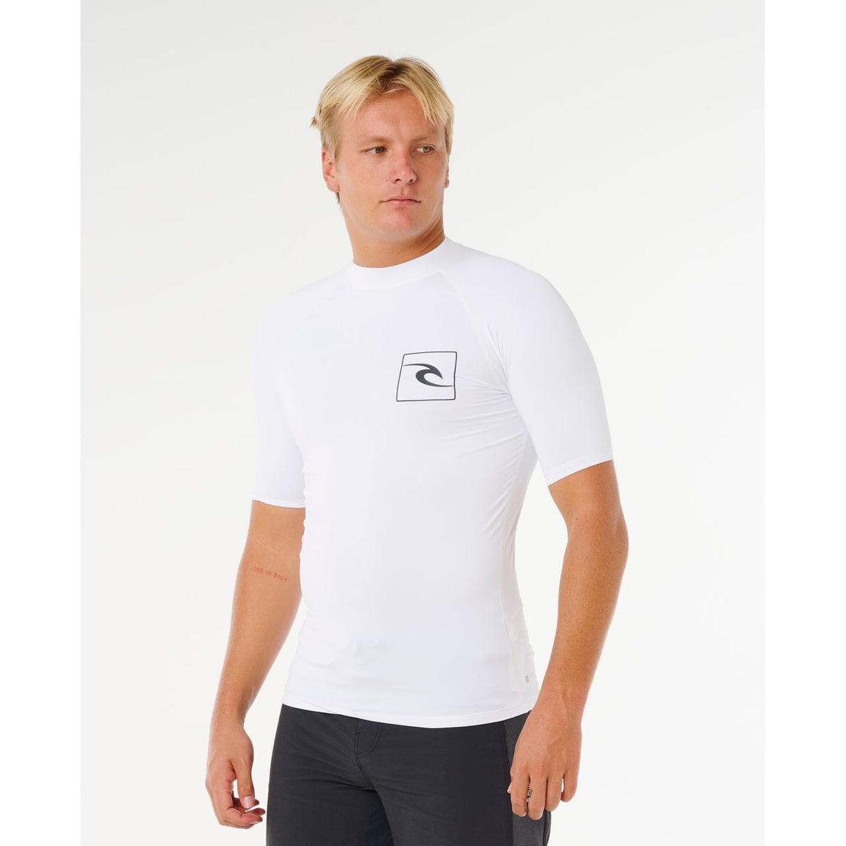 Rip Curl Streamline UPF Rašgard Kratkih Rukava (muški) – slika 2
