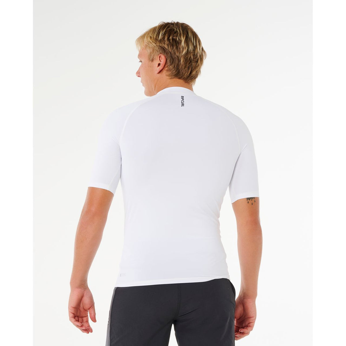 Rip Curl Streamline UPF Rašgard Kratkih Rukava (muški) – slika 3